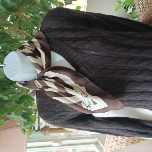 Bill Blass scarf - Picture 2 of 2